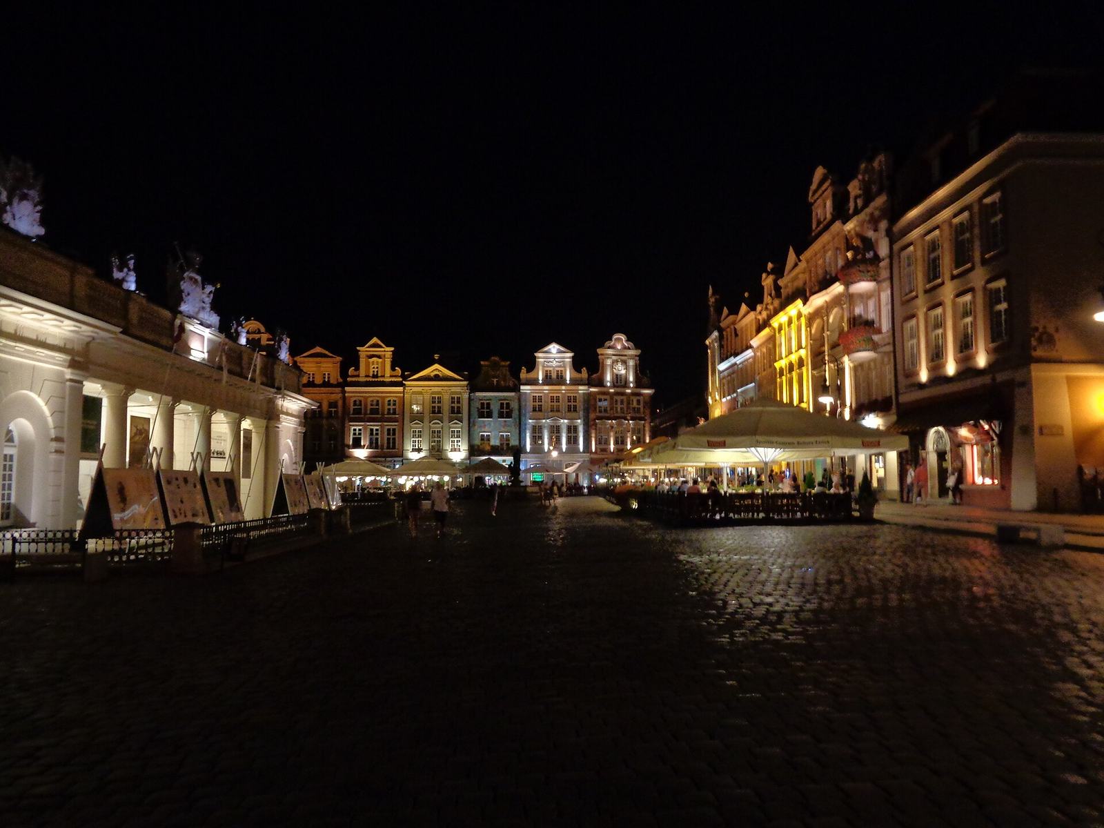 Poznań Old Market Square at night